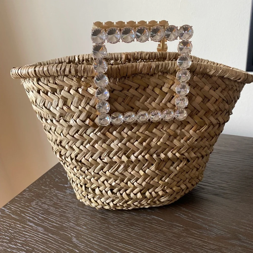 Super adorable bag. Great with everything! Only used once❤️ - Picture 2 of 4